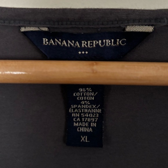 💥 Banana Republic Grey V-Neck Top - Picture 3 of 5